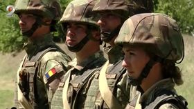 Tinerii nu ar spune nu unui stagiu militar, dar venitul lunar îi face pe posibilii voluntari să refuze oferta: „Ce sunt 3000 de lei în 2024 până la urmă?!”